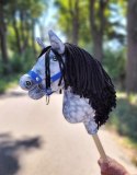 Hobby Horse Mały koń na kiju Premium - siwek jabłkowity z czarną grzywą A4 Super Hobby Horse