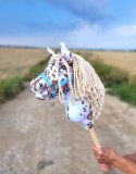 Hobby Horse Mały koń na kiju Premium - tarantowaty biało-brązowy z beżową grzywą A4 Super Hobby Horse