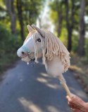 Hobby Horse Mały koń na kiju Premium - cremello A4 Super Hobby Horse