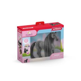 Figurka Piękna klacz Criollo Definitivo Schleich